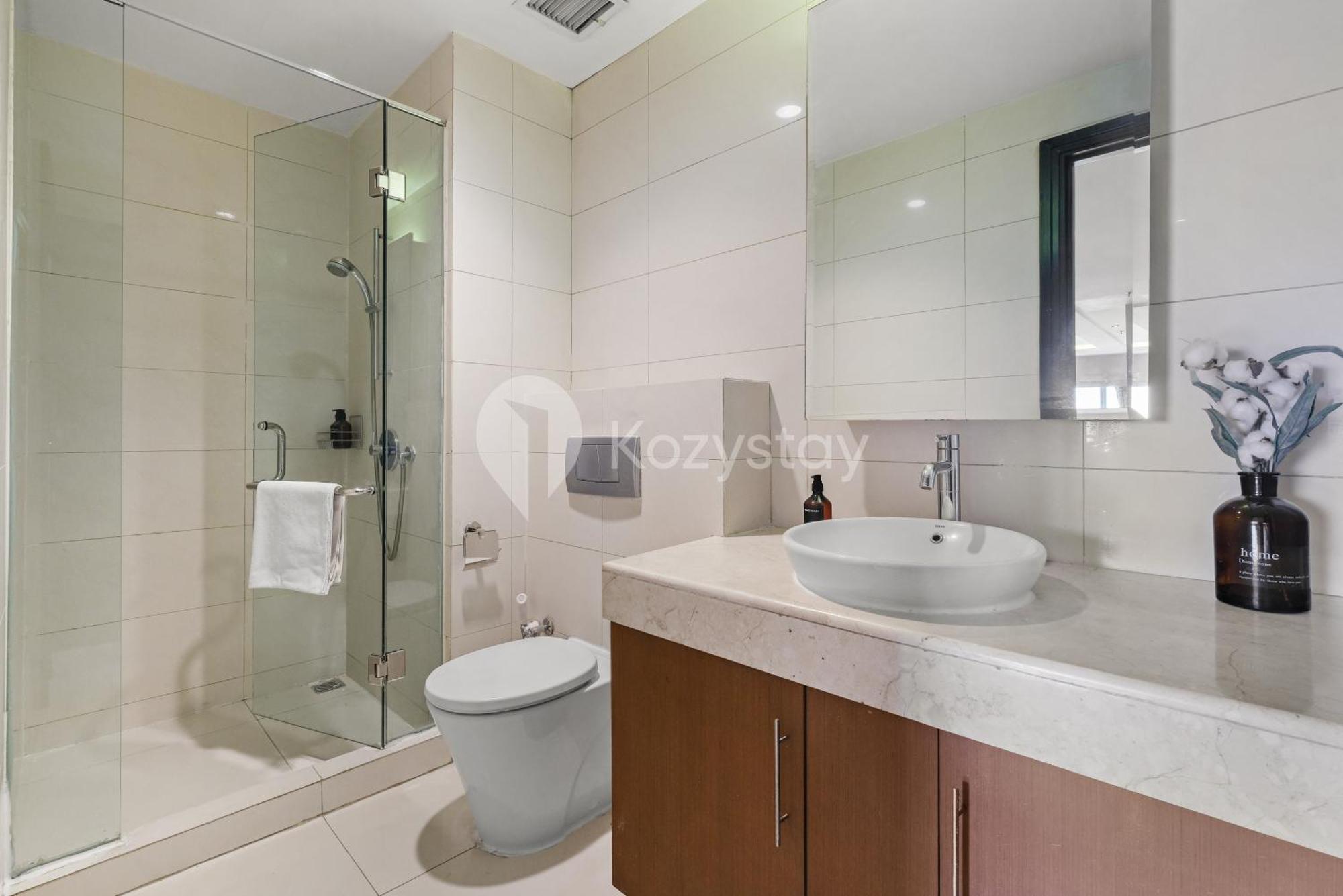 Corinna By Kozystay - Senayan Apartment